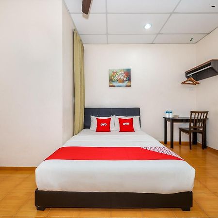 Oyo 89763 Bluewater Hotel Mersing Exterior photo